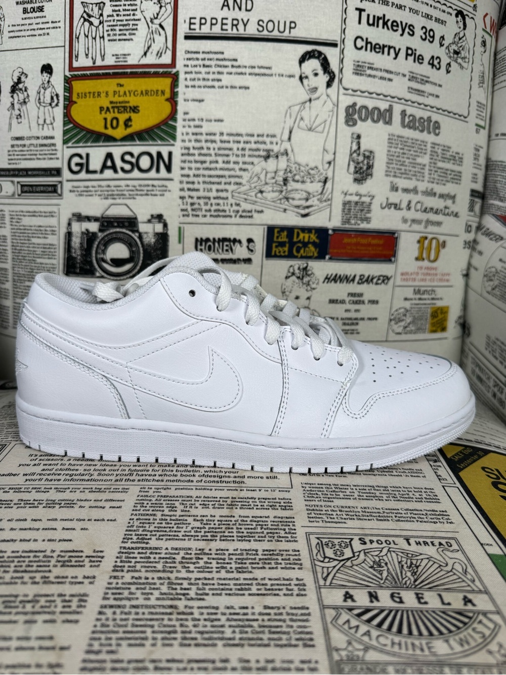 Nike Air Jordan 1 Low Triple White 553558-136 Men Size 11 No Box